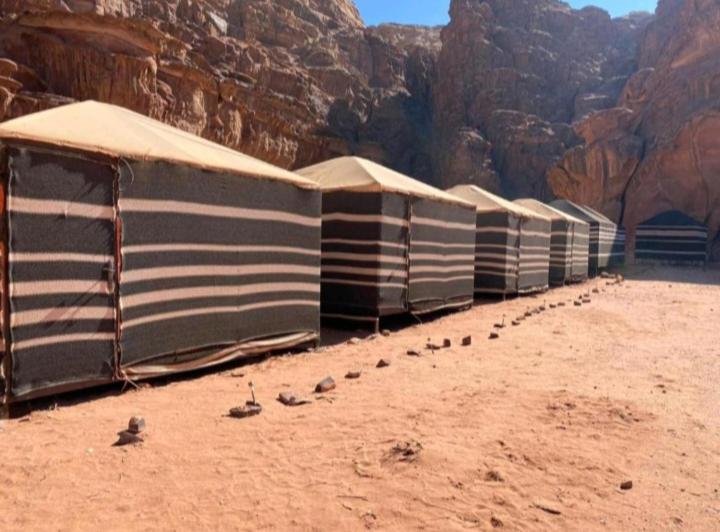 Ferienwohnung Saleem With Jeep Tour Wadi Rum Exterior foto
